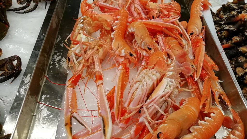 Sanidad alerta del peligro de chupar la cabeza de los crustáceos Sanidad alerta del peligro de chupar la cabeza de los crustáceos